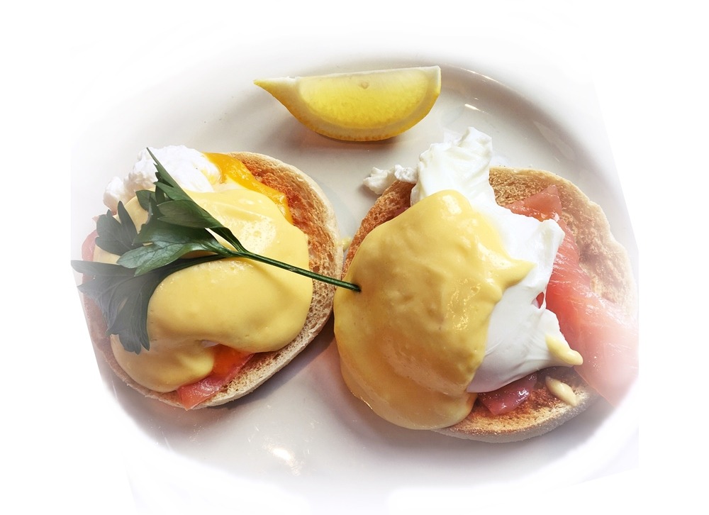 How to Poach Eggs and Make Eggs Benedict